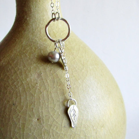 Gray Pearl Hoop Necklace with Leaves